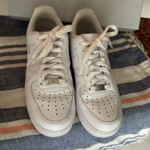 Nike Women's Air Force 1 ‘07 white SZ 9 - Picture 3 of 12